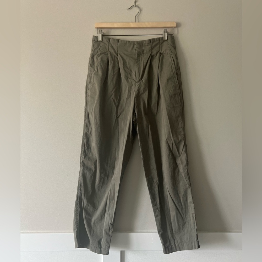 Abercrombie & Fitch Olive Pleated High Rise Tapered Pants Size 29
